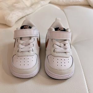 Nike Court Borough Low infant sz 4